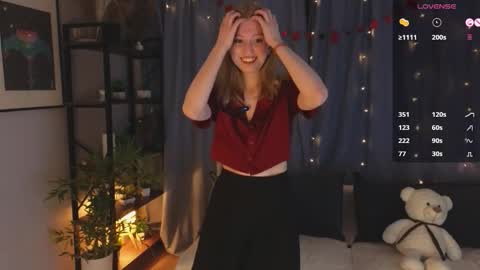 Snapshot of bellapoise chatting on 02.14.26 Lana but not DelRay online show from 02.14.26