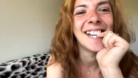 Snapshot of bellaqueen0701 chatting on 05.27.26 bellaqueen0701 online show from 05.27.26