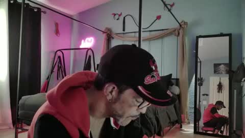 Bellaskeykeeper online show from 04.12.26