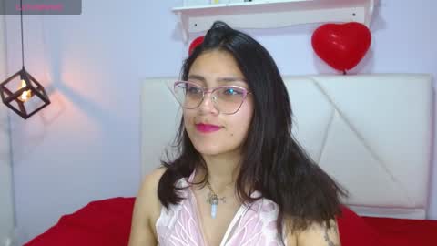 bellastonee1 online show from 12.18.24