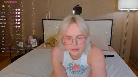 Bella online show from 11.03.25