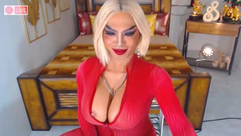 Snapshot of bellatrixxhuckerts chatting on 01.22.25 B E L L A T R I X online show from 01.22.25
