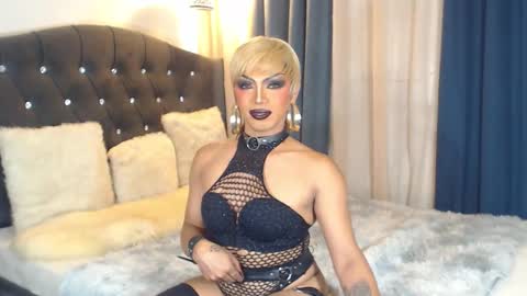 Snapshot of bellatrixxhuckerts chatting on 09.15.25 B E L L A T R I X online show from 09.15.25