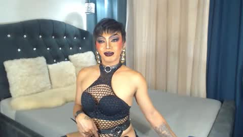 Snapshot of bellatrixxhuckerts chatting on 10.01.25 B E L L A T R I X online show from 10.01.25
