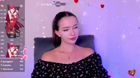 Snapshot of bellavelure66 chatting on 07.18.26 bella online show from 07.18.26