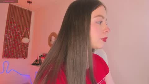 Snapshot of bellawoods_ chatting on 05.28.26 laukyubey online show from 05.28.26