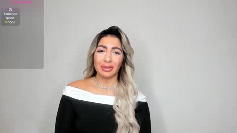 LucyJelly online show from 12.31.24