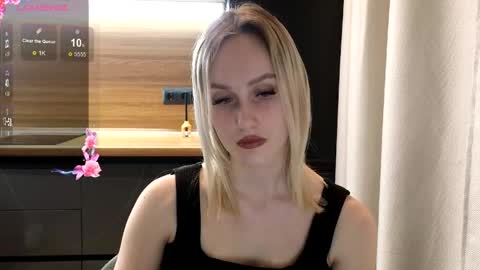 Snapshot of belle_vill chatting on 04.16.26 Belle online show from 04.16.26
