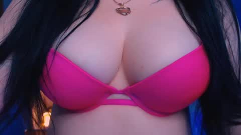 Snapshot of bellelovexx chatting on 12.12.24 Hello I am kind friendly and cute girl online show from 12.12.24