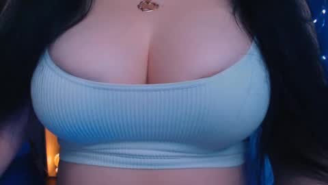 Snapshot of bellelovexx chatting on 12.23.24 Hello I am kind friendly and cute girl online show from 12.23.24