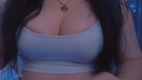 Snapshot of bellelovexx chatting on 02.17.25 Hello I am kind friendly and cute girl online show from 02.17.25
