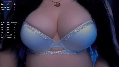 Snapshot of bellelovexx chatting on 10.11.25 Hello I am kind friendly and cute girl online show from 10.11.25