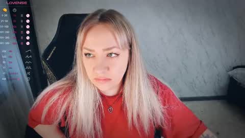 Snapshot of bellezza_ chatting on 05.12.26 Your Annabelle Wolf online show from 05.12.26