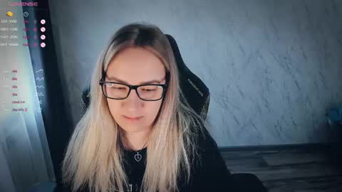 Snapshot of bellezza_ chatting on 05.29.26 Your Annabelle Wolf online show from 05.29.26