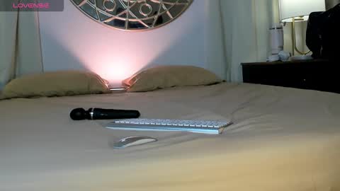 Snapshot of bellinda_21 chatting on 10.25.25 Belinda online show from 10.25.25