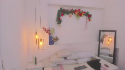 Snapshot of bellota_flak chatting on 12.28.24 Bellota Flak online show from 12.28.24