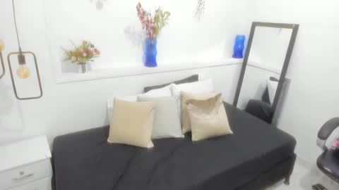 Snapshot of bellota_flak chatting on 12.31.24 Bellota Flak online show from 12.31.24