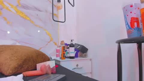 Snapshot of bellota_flak chatting on 02.28.25 Bellota Flak online show from 02.28.25