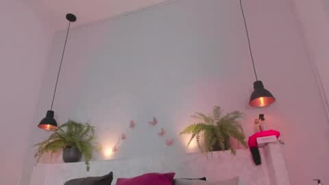 Snapshot of bellota_flak chatting on 09.22.25 Bellota Flak online show from 09.22.25