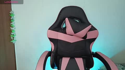 Your New Girlfriend online show from 04.12.26