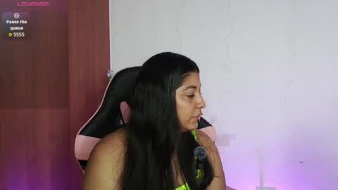 Your New Girlfriend online show from 04.14.26