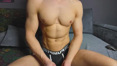 benjaminkarl02 online show from 11.13.25