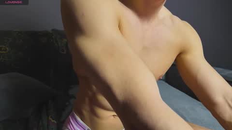 benjaminkarl02 online show from 11.26.25