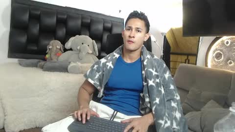 Snapshot of benjamincooperk1 chatting on 05.18.26 benjamincooperk online show from 05.18.26