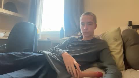 benji_j8 online show from 11.29.25