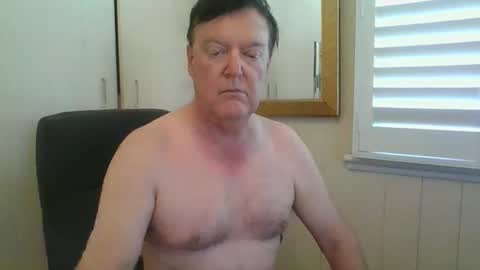 Snapshot of benjoid chatting on 11.25.25 benjoid online show from 11.25.25