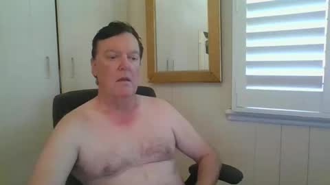 Snapshot of benjoid chatting on 11.27.25 benjoid online show from 11.27.25