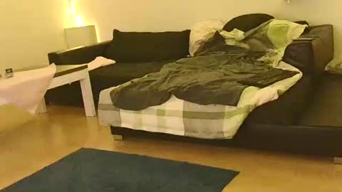 Benutzmich0800 online show from 02.26.25