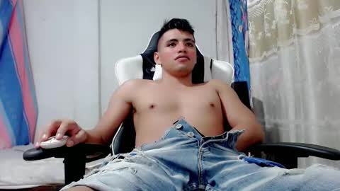 Snapshot of bergon30 chatting on 03.07.25 Bergon77 online show from 03.07.25