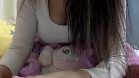 Snapshot of bermudatriangle12 chatting on 02.01.26 tixxie online show from 02.01.26