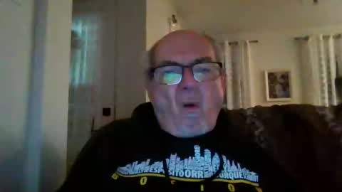 Snapshot of bernard1102 chatting on 01.06.25 bernard1102 online show from 01.06.25