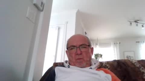 Snapshot of bernard1102 chatting on 01.23.25 bernard1102 online show from 01.23.25