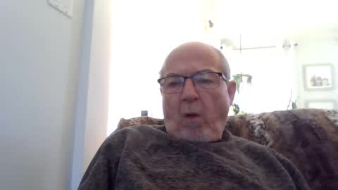 Snapshot of bernard1102 chatting on 01.25.25 bernard1102 online show from 01.25.25