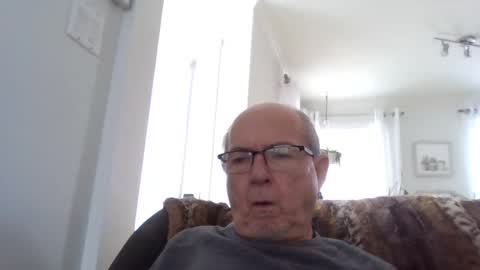 Snapshot of bernard1102 chatting on 01.28.25 bernard1102 online show from 01.28.25