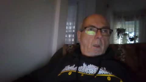 Snapshot of bernard1102 chatting on 09.20.25 bernard1102 online show from 09.20.25