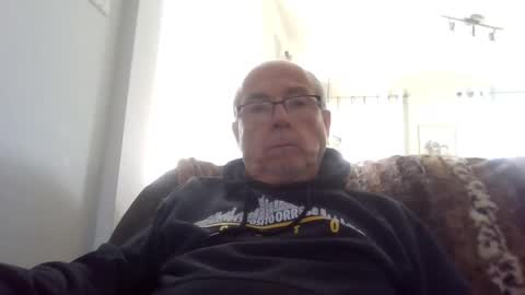 Snapshot of bernard1102 chatting on 10.09.25 bernard1102 online show from 10.09.25