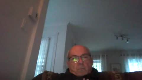 Snapshot of bernard1102 chatting on 10.11.25 bernard1102 online show from 10.11.25