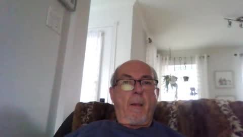 Snapshot of bernard1102 chatting on 10.20.25 bernard1102 online show from 10.20.25