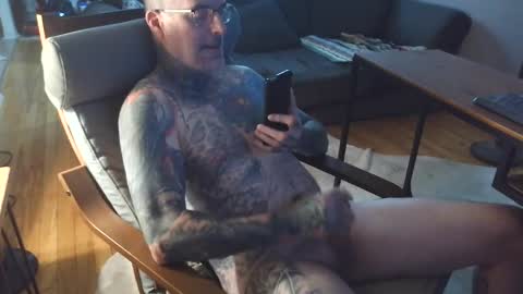 Snapshot of bernhard666 chatting on 09.14.25 bernhard666 online show from 09.14.25