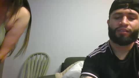 Snapshot of besosypasion chatting on 11.17.25 besosypasion online show from 11.17.25