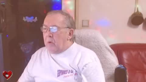 Snapshot of best127 chatting on 02.23.25 jean online show from 02.23.25