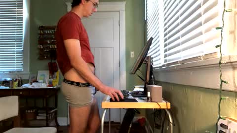 Snapshot of best_triam chatting on 09.29.25 best_triam online show from 09.29.25