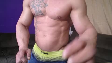Snapshot of bestmuscle chatting on 12.30.24 bestmuscle online show from 12.30.24