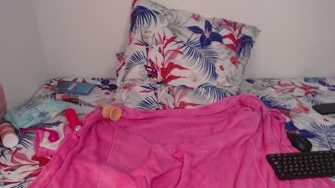 Snapshot of bethany__bigtits4 chatting on 12.23.24 Bethany bigtits4s room online show from 12.23.24