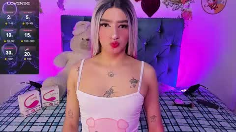 aleja   independent model online show from 02.13.25