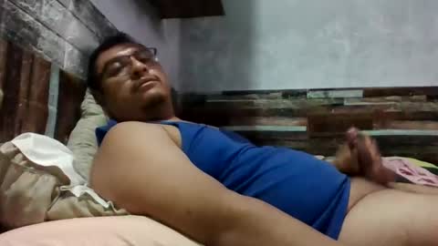 Snapshot of beto471292 chatting on 04.27.26 beto471292 online show from 04.27.26